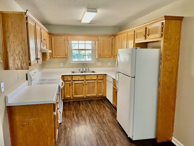 Photo - 15 Glenda Dr SW