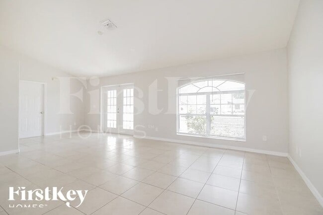 Photo - 627 NW 2nd St