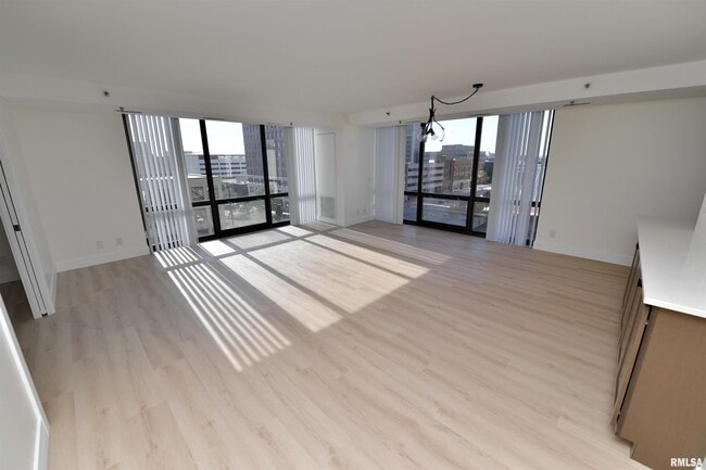 Photo - 123 SW Jefferson Ave Unidad W6A-B