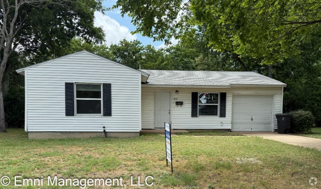 Building Photo - 807 Crockett Dr Rental
