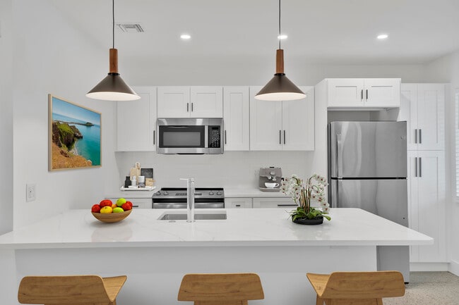 Photo - The Shoreline at 19th - Steps from the beach