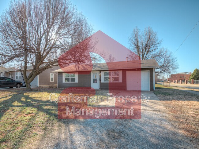 Photo - 224 W 5th St