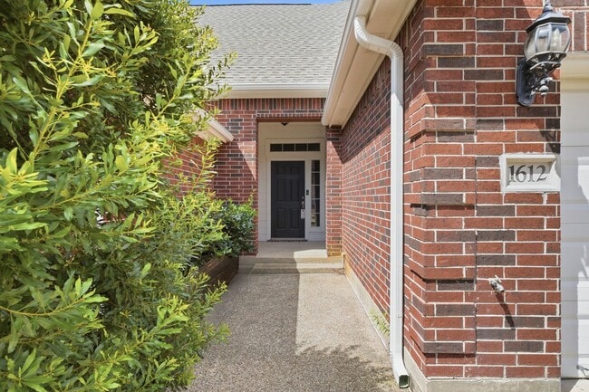 Photo - 1612 Culture Ln
