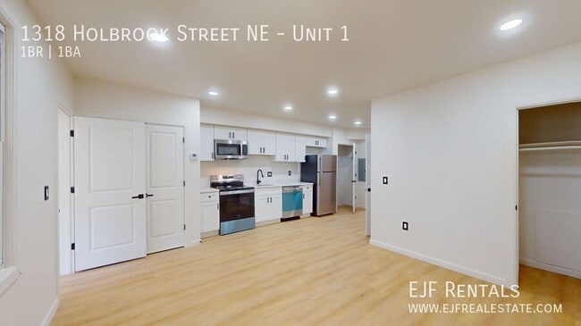 Photo - 1318 Holbrook St NE Unit 1