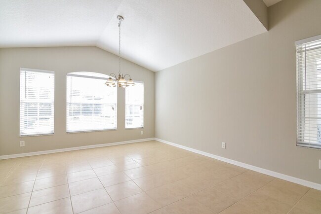 Photo - 622 Wave Crest Cir