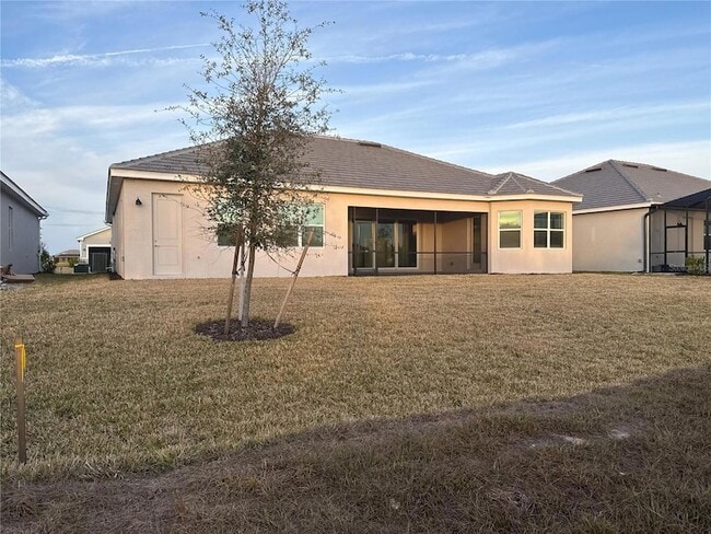 7796 Lakes Edge Ln