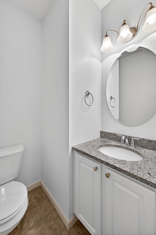 Photo - 3275 Simeon Bunker St