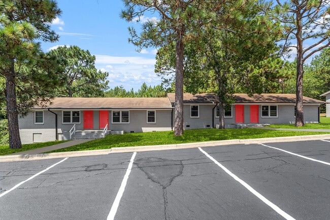 Building Photo - Gorgeously Renovated Apartments Unit 505