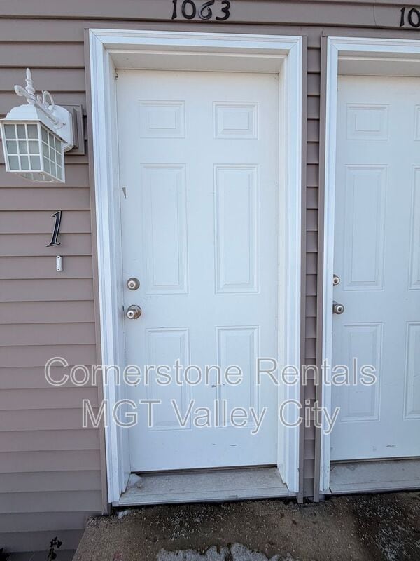 Photo - 1063 5th Ave NW