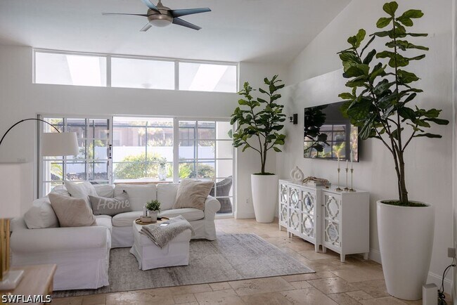 Photo - 386 Ashbury Way