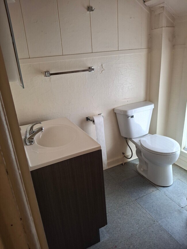 Photo - 822 Fulton St W Unit Apt. 2