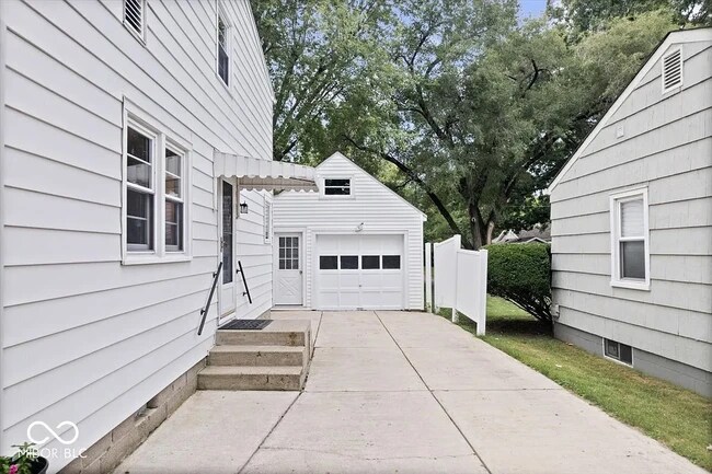 Photo - 636 S Broadway St