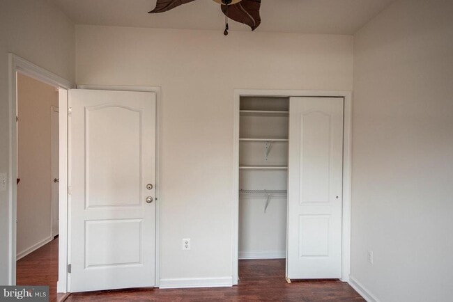 Photo - 23119 Sunbury St