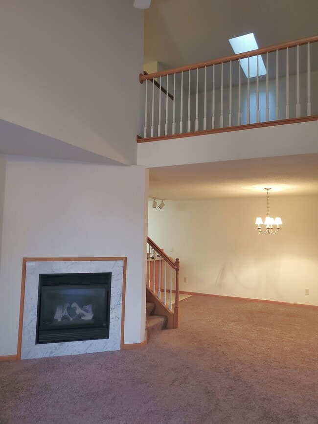 Photo - 1902 Aster Bay