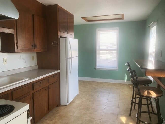 Building Photo - 219 W Main St Rental