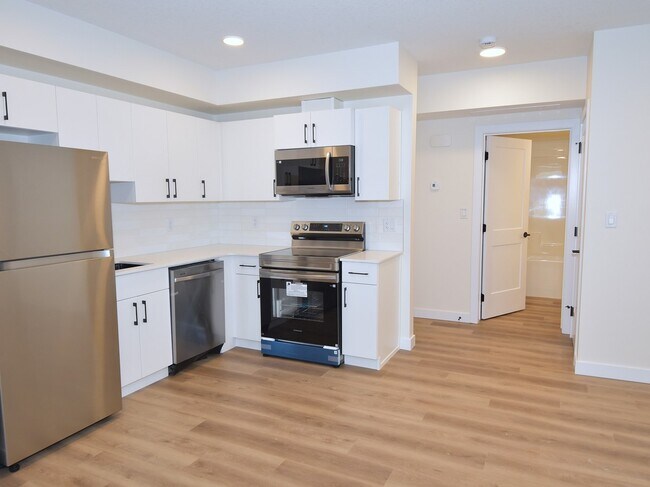 Photo - 2133-2135 5 Ave SW Unit 2133b