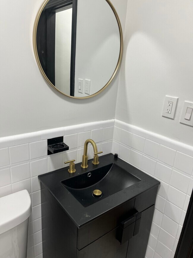 Photo - 1310 Staples St NE