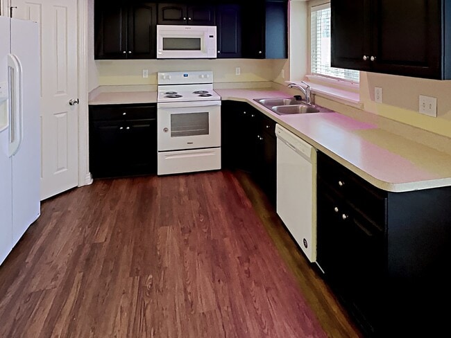 Photo - 3721 Lake Vista Dr