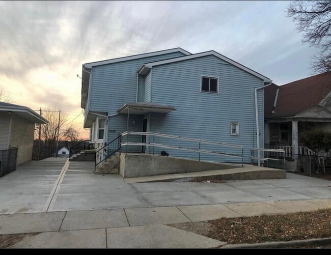 Photo - 1521 S 33rd St