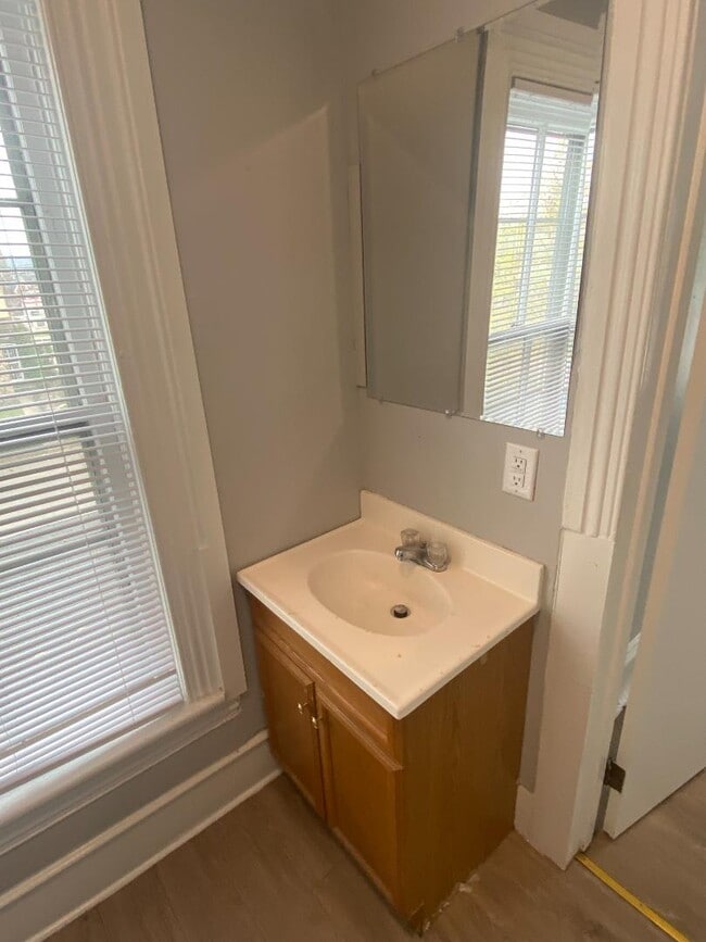 Photo - 1238 Memorial Ave