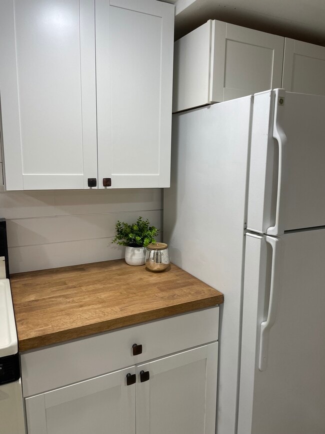 Photo - 22 Oneida Ave Unit Oneida