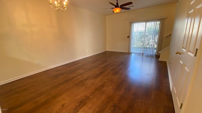 565 Scrub Jay Dr