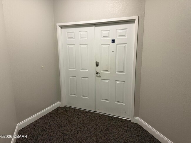 Photo - 2801 S Ridgewood Ave Unit 409