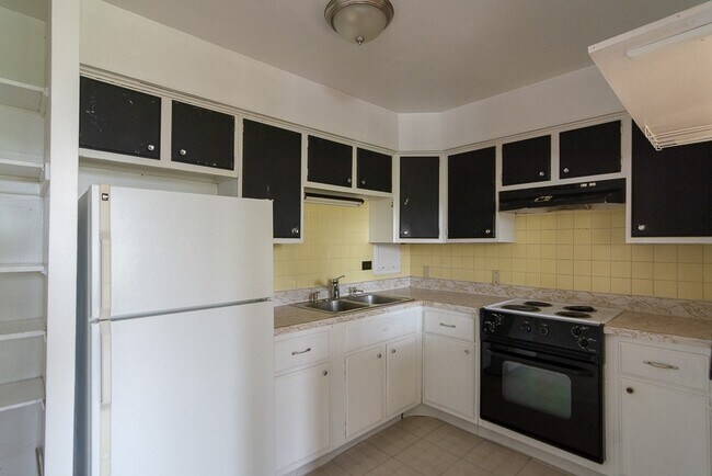 Photo - 1329. N Dearborn Unit B5