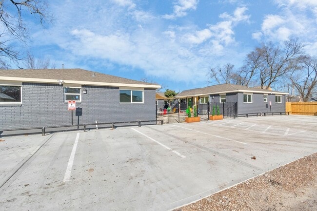 Photo - 3339 Simmons St