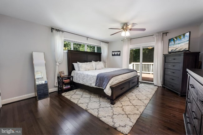 Photo - 5775 Westchester St