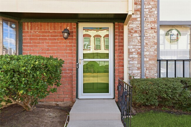 Photo - 7700 Creekbend Dr Unit 75