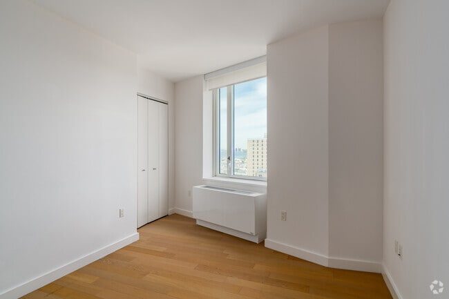 1BR, 1BA - 700SF - Bedroom