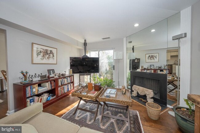 Photo - 1710 Oakwood Terrace Unit 3-B
