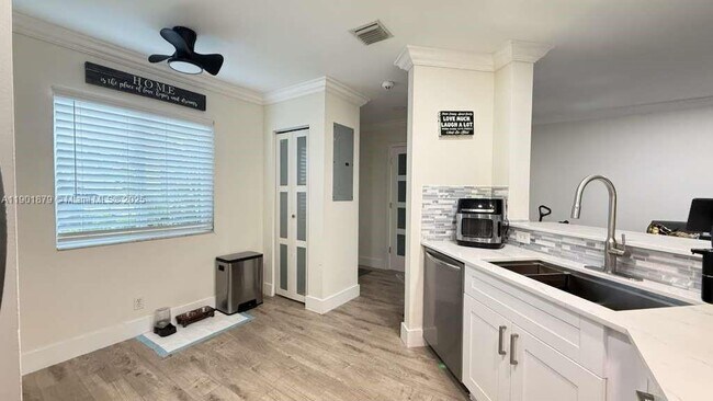 Photo - 1407 SW 48th Terrace