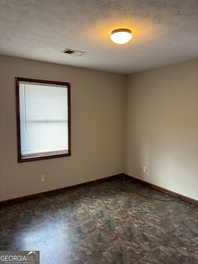 Photo - 1048 Green Valley Dr NW