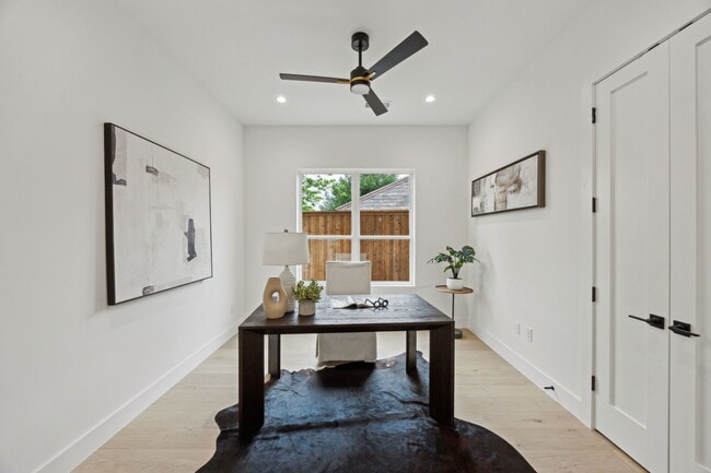 Photo - 3815 Hawick Ln