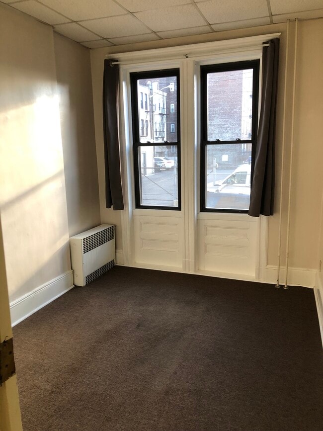 Photo - 513 9th St Unidad 1st floor front