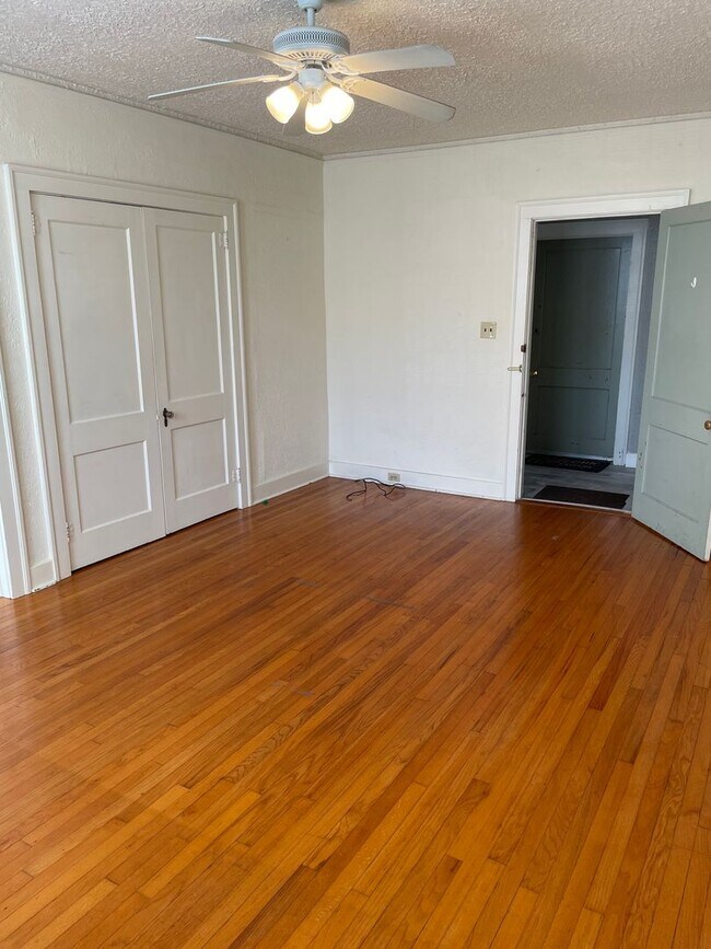 Photo - 1BD/1BA Apartment Uptown on Mardi Gras Parade Route Unidad E