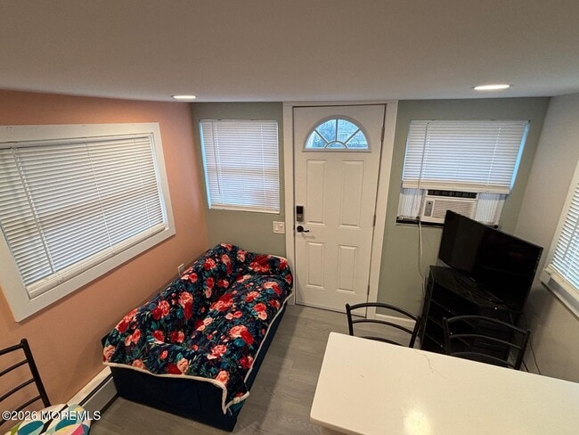 Photo - 2 Neptune Pl