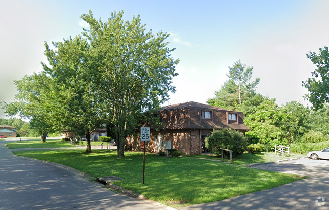 Building Photo - "Charming 2-Bed Gem in Columbus – Cozy 800... Rental