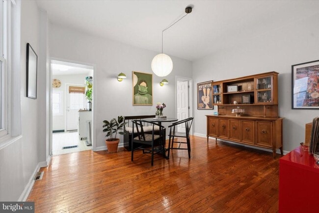 Building Photo - 1233 E Colona St