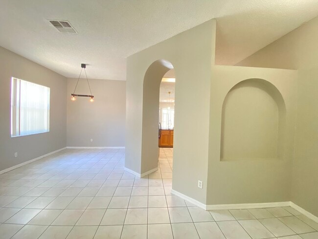 Photo - Available Now! 3/2 Home Near Hunter's Creek and OIA