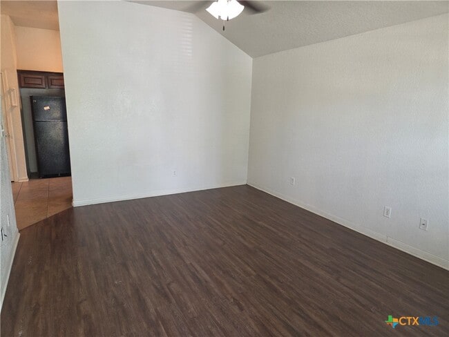 Photo - 611 Olaf Dr