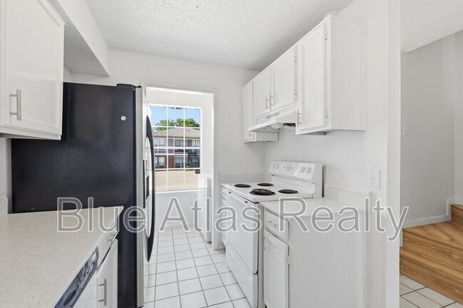 Photo - 8108 Foxfire Ln