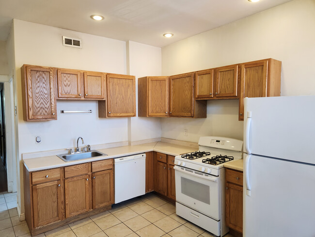 Photo - 2652 W Evergreen Ave Apartment Unit 2F