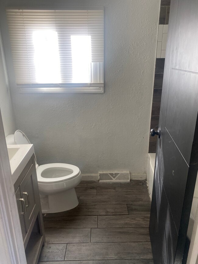 Photo - 5433 Beacon Ave