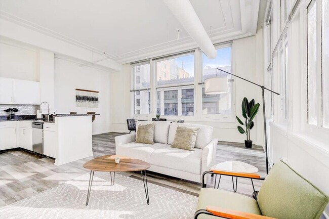 Building Photo - 125 W Market St Unit ID1014588P Rental