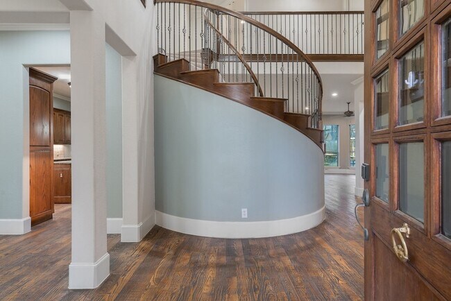 109 Meadowlands Dr