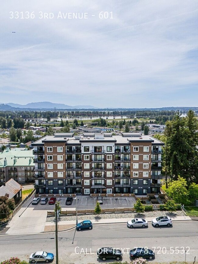 Building Photo - Top Floor Apartment Unit 601