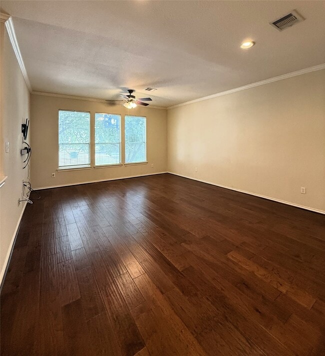 Photo - 1410 Ennis St